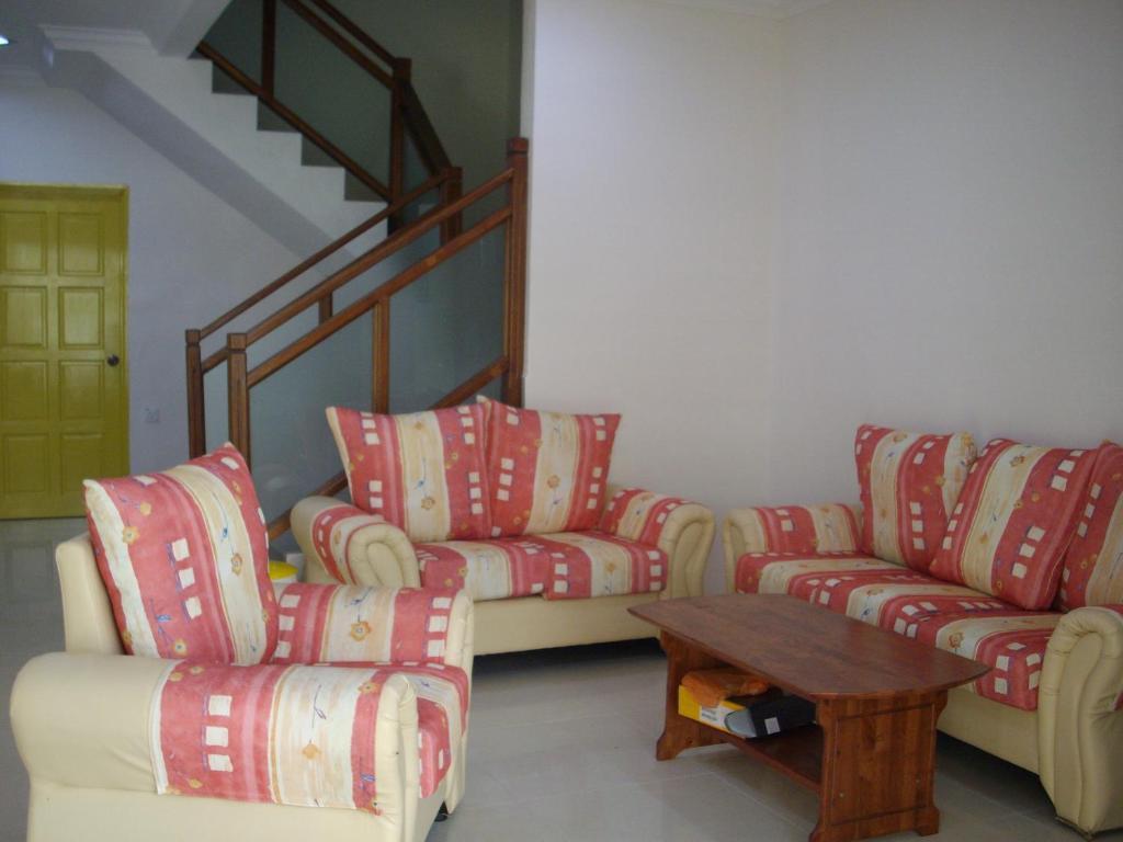 Greenleaf Angsana Homestay เจอรันทุต ภายนอก รูปภาพ